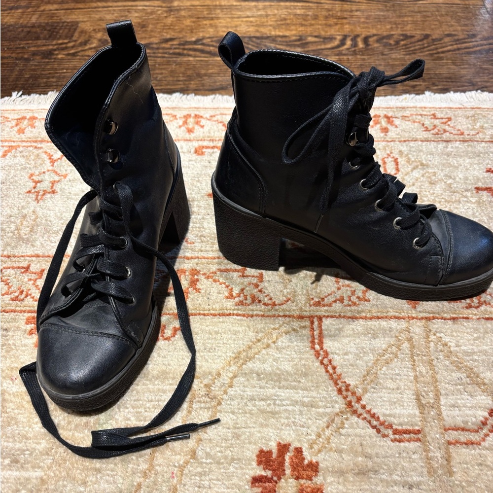 Top Shop Black Lace-Up Combat Chunky Heel Ankle Boots